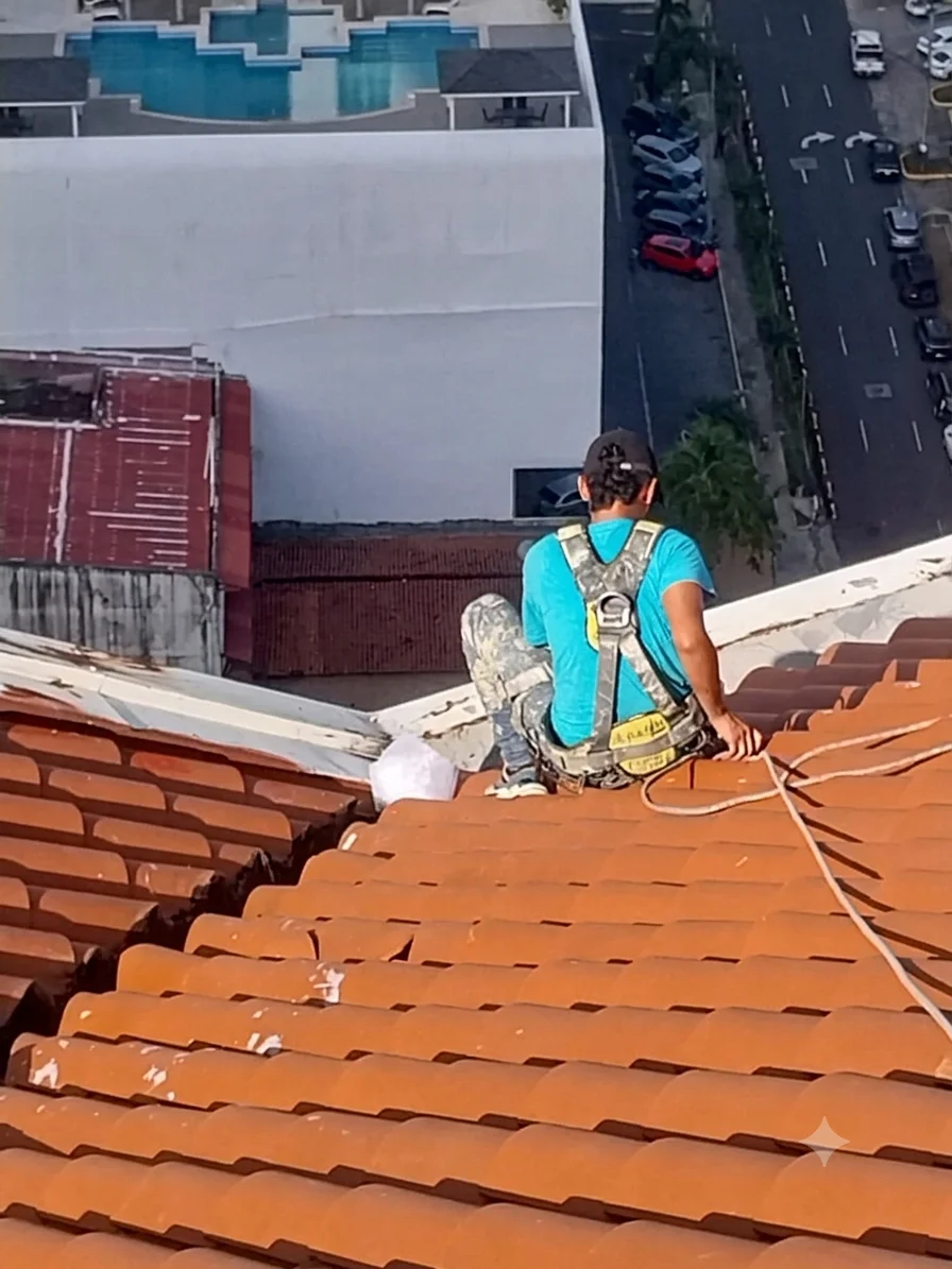 Trabajo en altura sobre techo