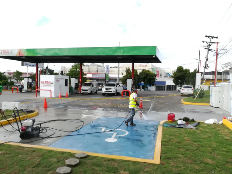 Lavado a presión de gasolinera y auto-servicio